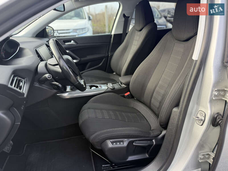 Універсал Peugeot 308 2015 в Рівному