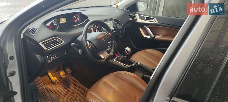 Универсал Peugeot 308 2015 в Боярке