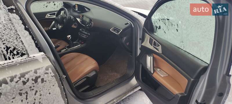 Универсал Peugeot 308 2015 в Боярке