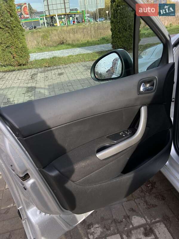 Универсал Peugeot 308 2009 в Дубно