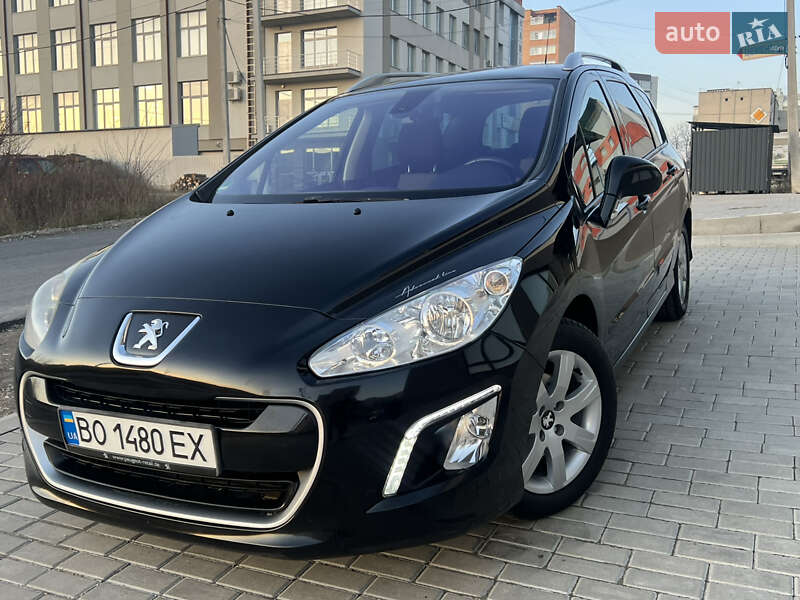 Универсал Peugeot 308 2011 в Тернополе