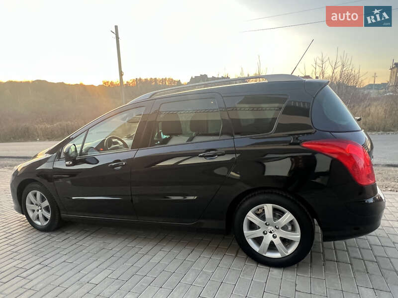 Универсал Peugeot 308 2011 в Тернополе