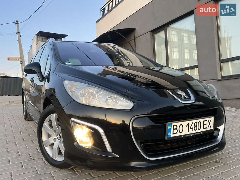Универсал Peugeot 308 2011 в Тернополе