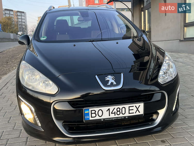 Универсал Peugeot 308 2011 в Тернополе
