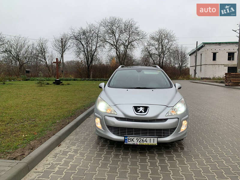 Универсал Peugeot 308 2010 в Ровно