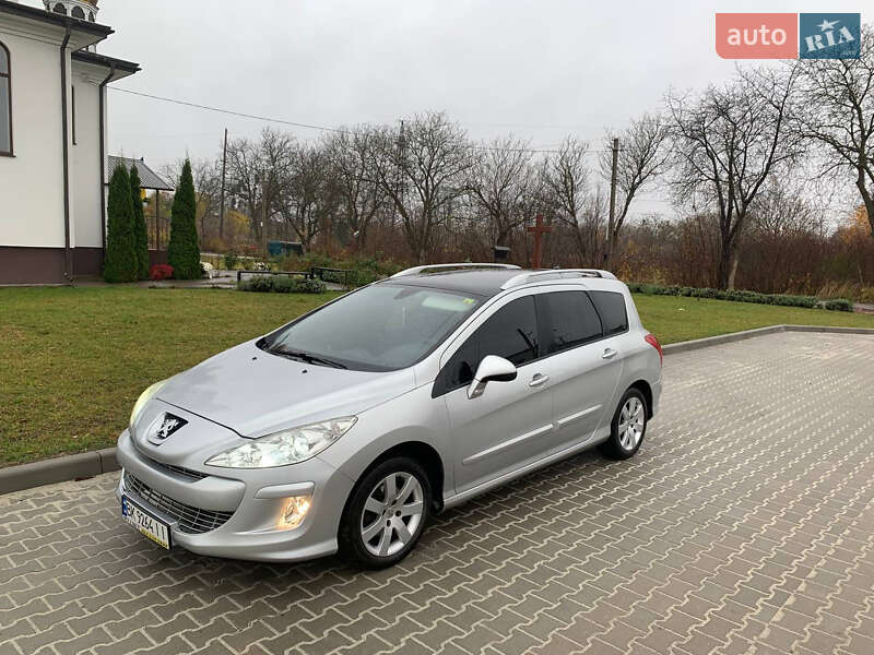 Универсал Peugeot 308 2010 в Ровно