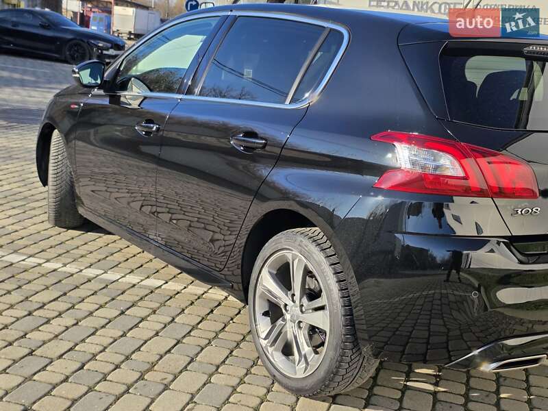 Хэтчбек Peugeot 308 2017 в Ивано-Франковске