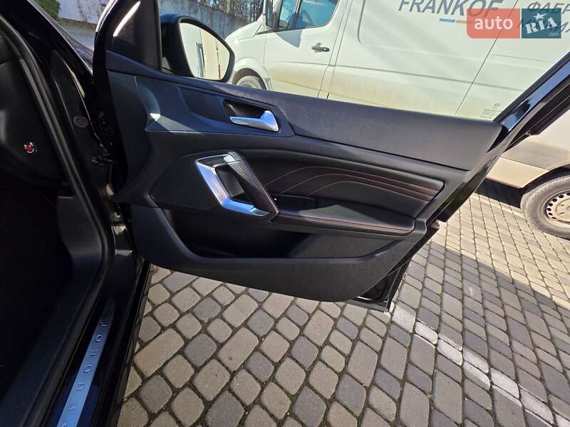 Хэтчбек Peugeot 308 2017 в Ивано-Франковске