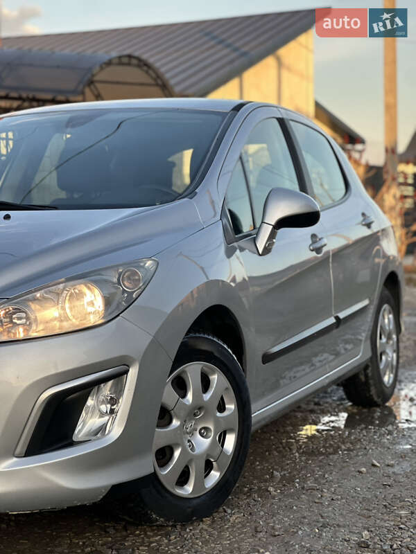 Хэтчбек Peugeot 308 2011 в Коломые