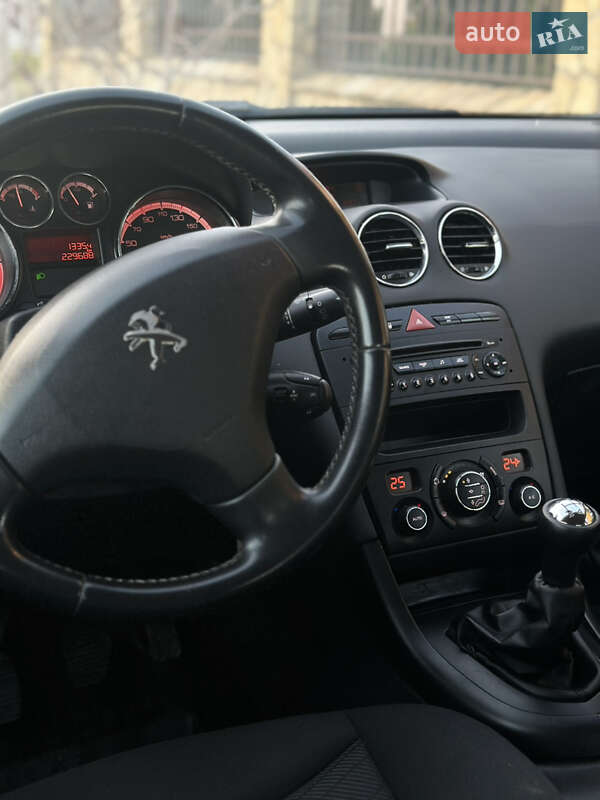 Хэтчбек Peugeot 308 2011 в Коломые