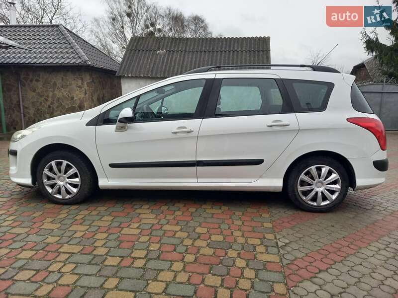 Хэтчбек Peugeot 308 2009 в Шацке