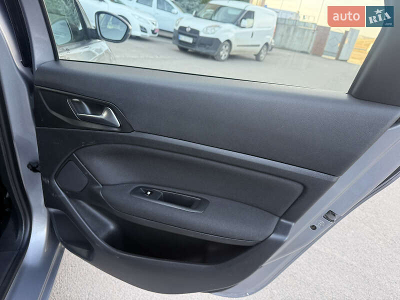 Универсал Peugeot 308 2015 в Ровно