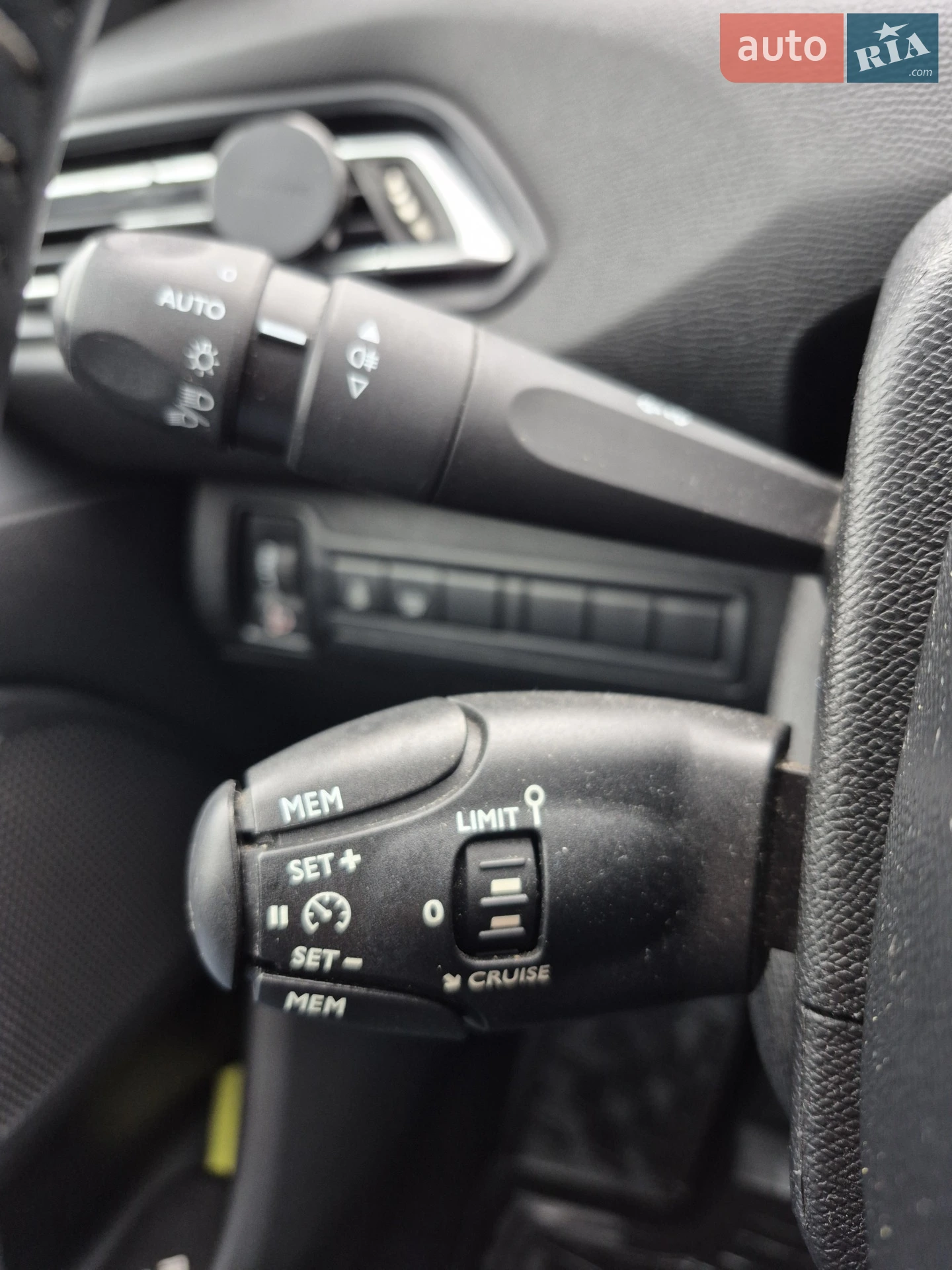 2015 Peugeot 308 - мініатюра 13