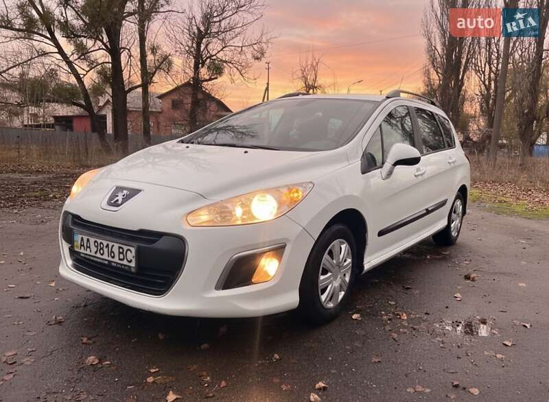 Универсал Peugeot 308 2011 в Радомышле