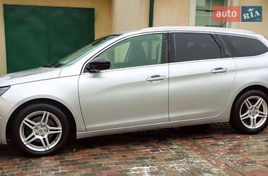 Універсал Peugeot 308 2015 в Волочиську