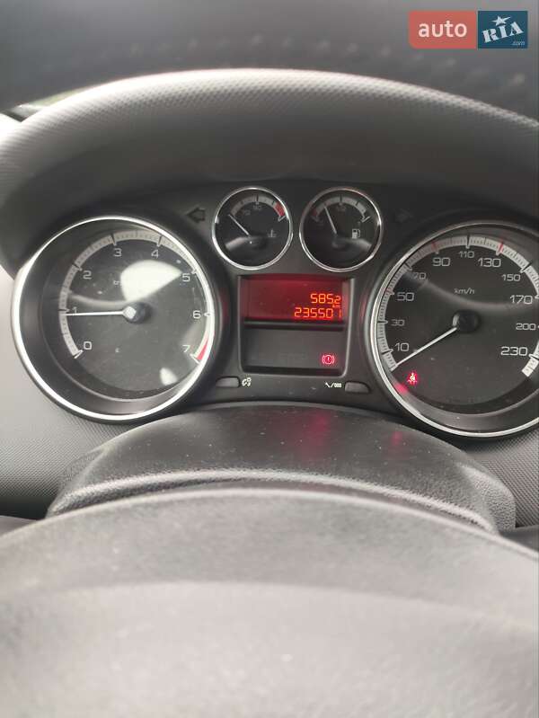 Хэтчбек Peugeot 308 2011 в Луцке