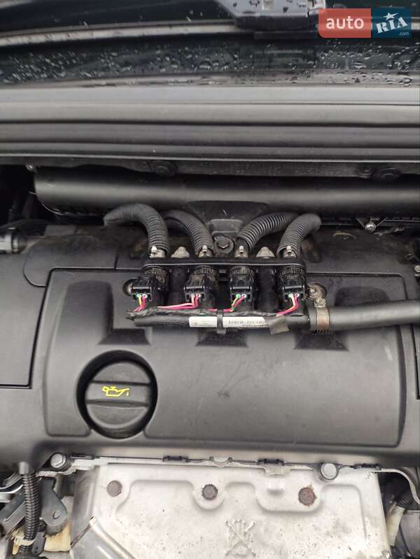 Хэтчбек Peugeot 308 2011 в Луцке