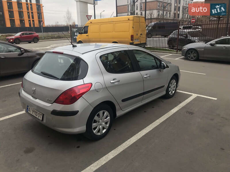 Хэтчбек Peugeot 308 2008 в Киеве