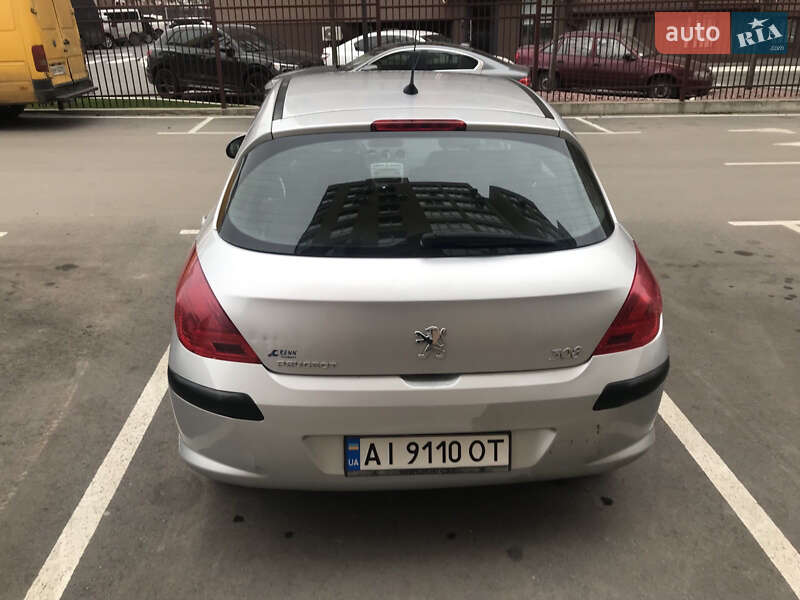 Хэтчбек Peugeot 308 2008 в Киеве