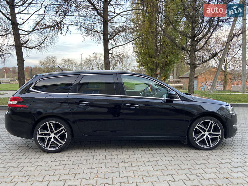 Универсал Peugeot 308 2015 в Звягеле