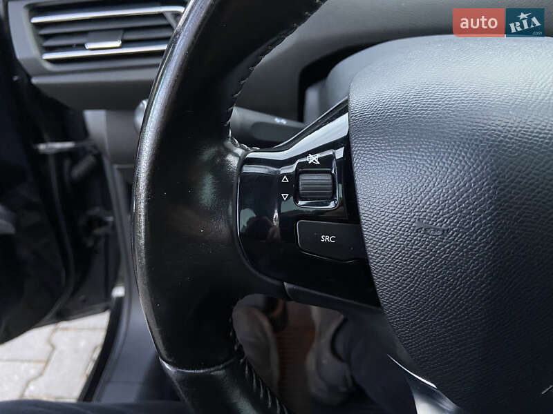 Универсал Peugeot 308 2015 в Звягеле