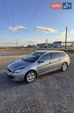 Универсал Peugeot 308 2015 в Ровно