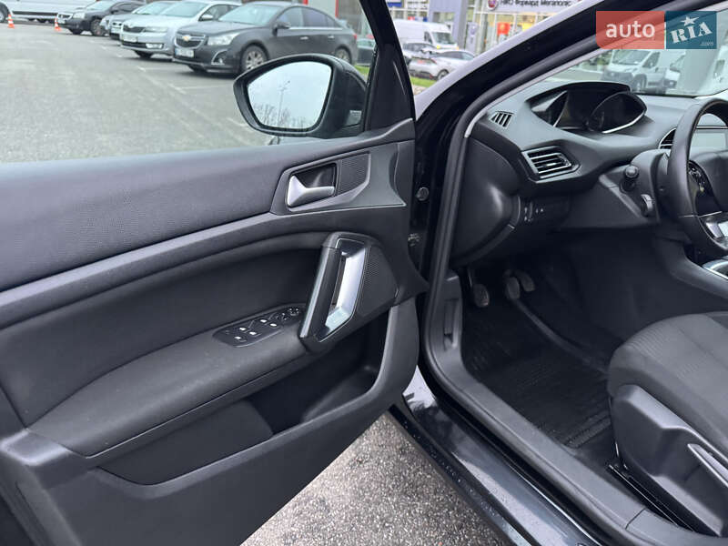 Универсал Peugeot 308 2015 в Киеве