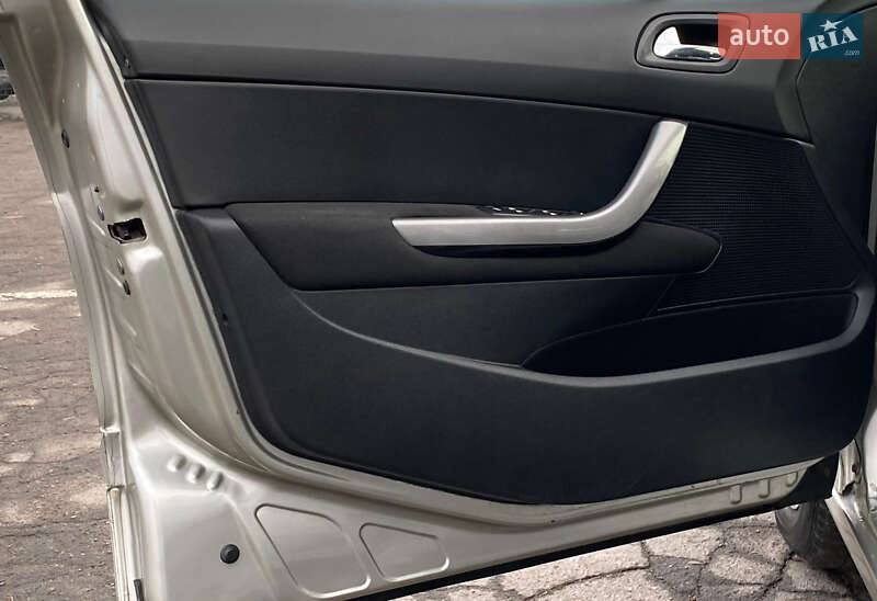 Хэтчбек Peugeot 308 2010 в Ровно