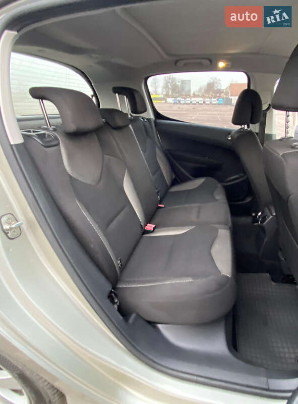 Хэтчбек Peugeot 308 2010 в Ровно