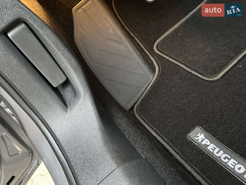 Хэтчбек Peugeot 308 2015 в Одессе фото 69 Хэтчбек Peugeot 308 2015 в Одессе