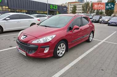 Хэтчбек Peugeot 308 2008 в Киеве