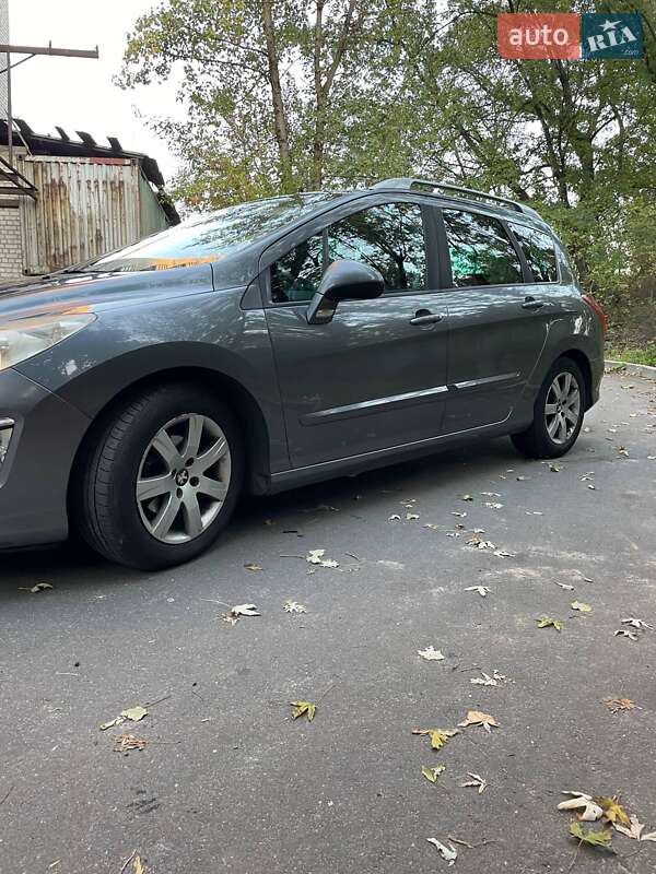 Универсал Peugeot 308 2011 в Киеве