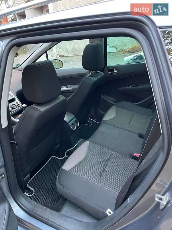 Универсал Peugeot 308 2011 в Киеве