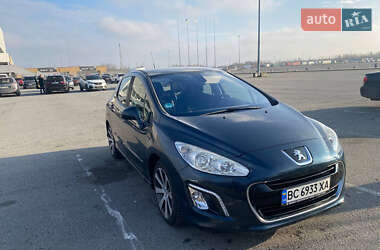 Хэтчбек Peugeot 308 2011 в Львове