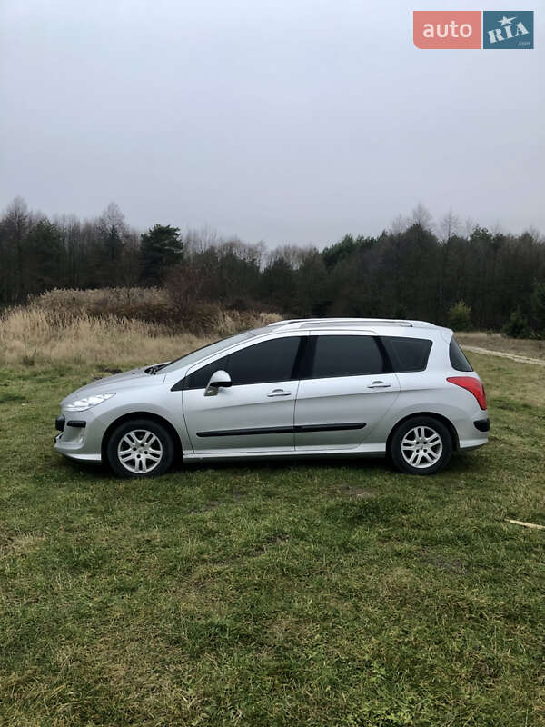 Универсал Peugeot 308 2009 в Буске