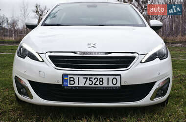 Хэтчбек Peugeot 308 2015 в Зенькове