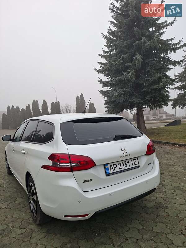 Универсал Peugeot 308 2015 в Дубно