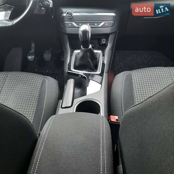 Универсал Peugeot 308 2017 в Полтаве