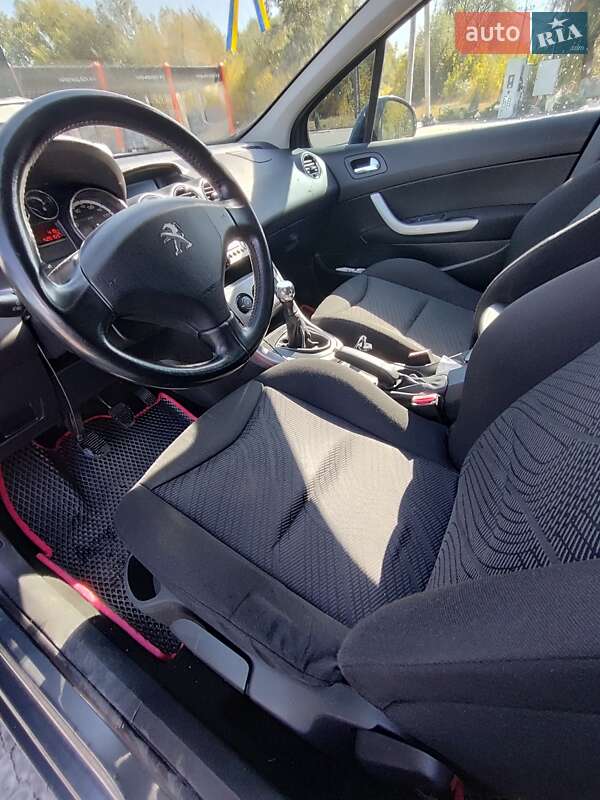 Универсал Peugeot 308 2011 в Полтаве