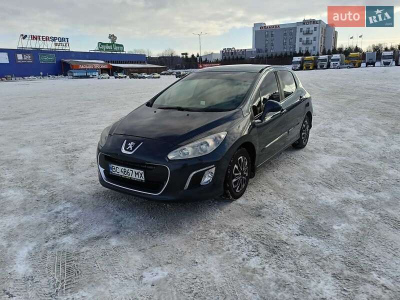 Хэтчбек Peugeot 308 2012 в Львове