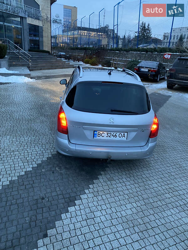 Хэтчбек Peugeot 308 2012 в Стрые