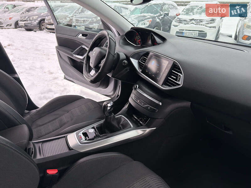 Универсал Peugeot 308 2018 в Львове
