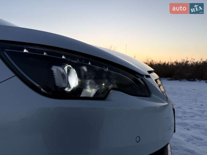 Универсал Peugeot 308 2016 в Киеве