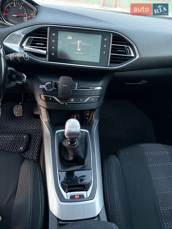 Универсал Peugeot 308 2016 в Киеве