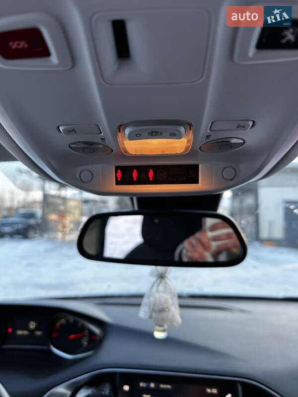 Универсал Peugeot 308 2015 в Ивано-Франковске фото 18 Универсал Peugeot 308 2015 в Ивано-Франковске