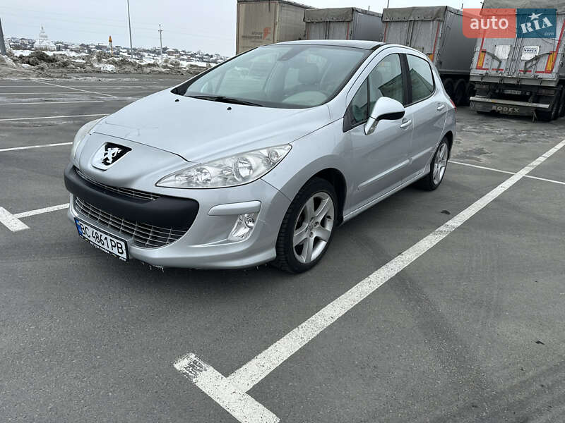Хэтчбек Peugeot 308 2008 в Львове фото Хэтчбек Peugeot 308 2008 в Львове