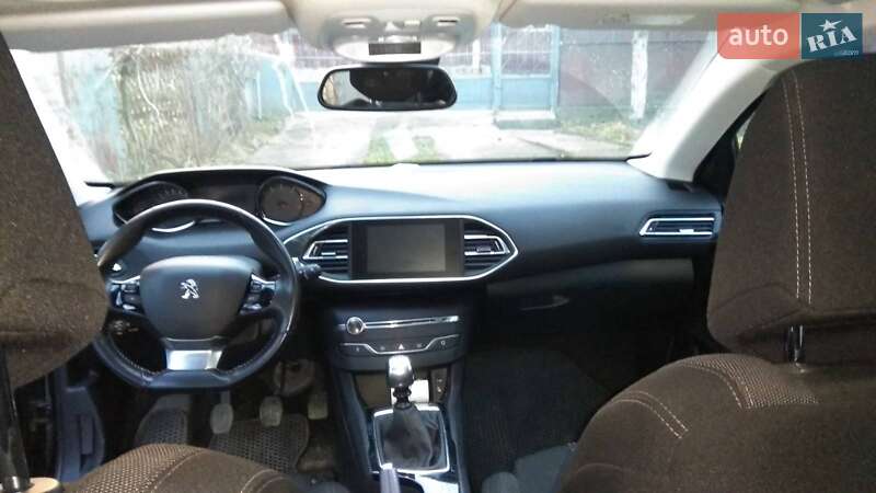 Универсал Peugeot 308 2015 в Черновцах