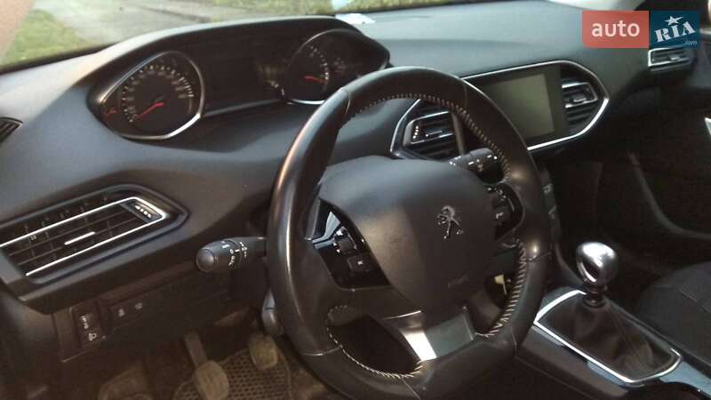 Универсал Peugeot 308 2015 в Черновцах
