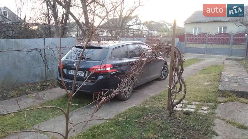 Универсал Peugeot 308 2015 в Черновцах