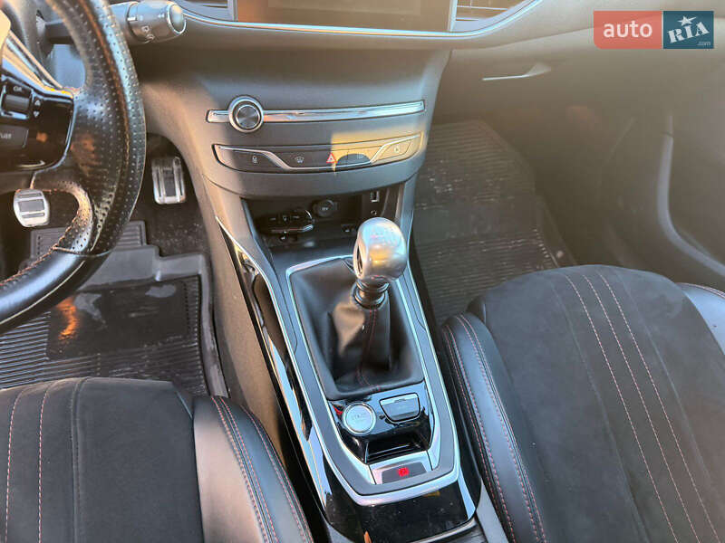 Универсал Peugeot 308 2015 в Тернополе